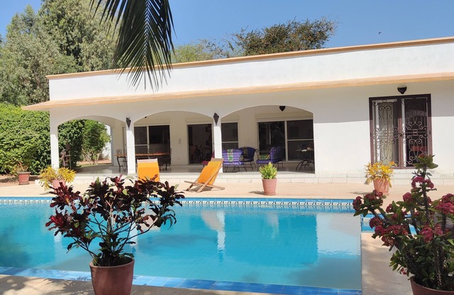 Modern villa, very large pool, not overlooked, 300 m from the beach