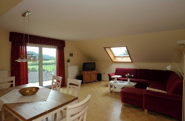 Modern, well-maintained apartment with fantastic panoramic views and balcony