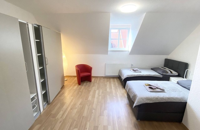 Moderne Ferienwohnung mit 2 Schlafzimmern, Küche und Bad