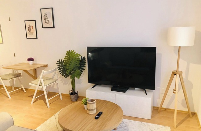 Modernes Apartment Mit: Stellplatz/netflix/amazon Prime Video