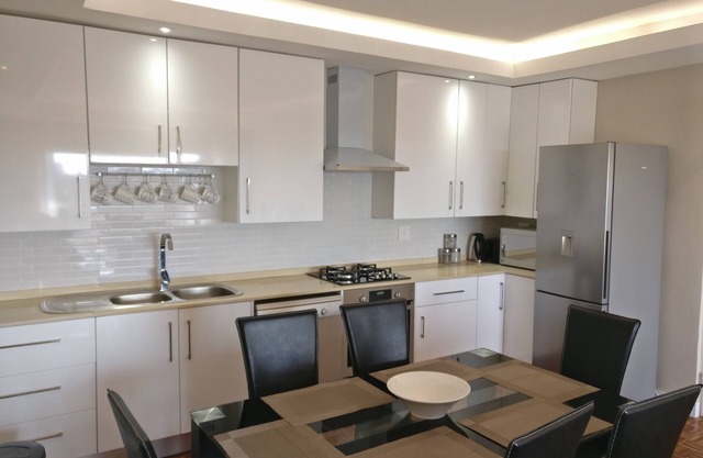 Modernised, pristine apartment in Blairgowrie