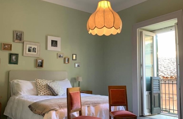 Modica old town, stylish large apartment in central location