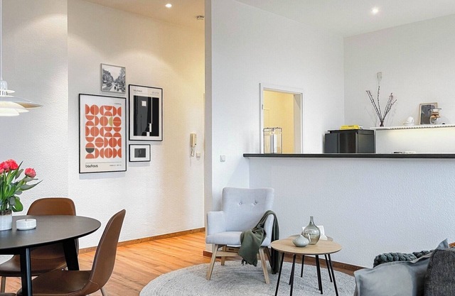 MOKA Living-Sunset Apt, Kingbed, WiFi, Netflix