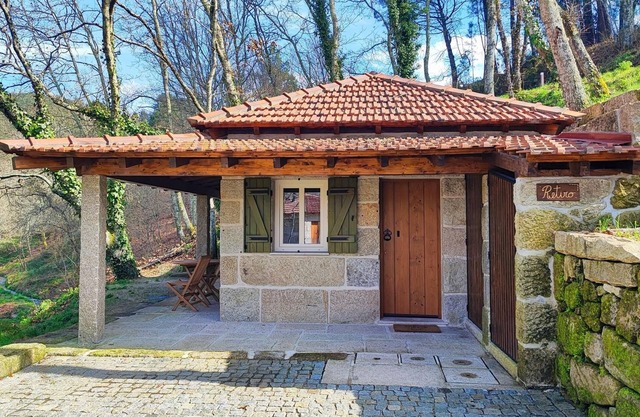 Moleira Refuge | Casa do Retiro | Nature | River