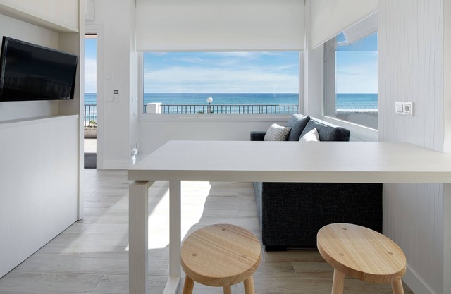 Mollarri apartment by Egona
