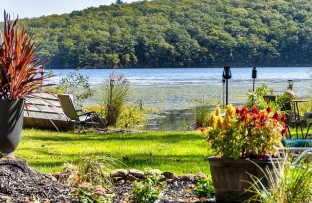 Mombasha Lake House
