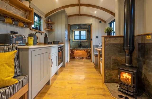 Monkwood Shepherd’s Hut