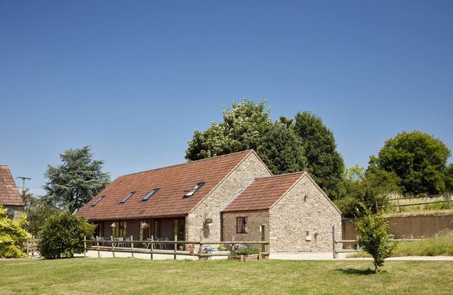 Monmouth Cottage; A rural cottage retreat on the outskirts of Frome, near Longleat Safari Park and B