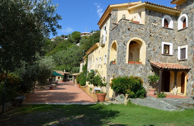 MONOLOCALI AT 200 mt FROM THE SEA IN A CASALE OF THE '700
