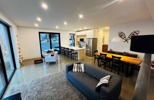 Mont-Aki's Loft, at the top of the Mountain!
