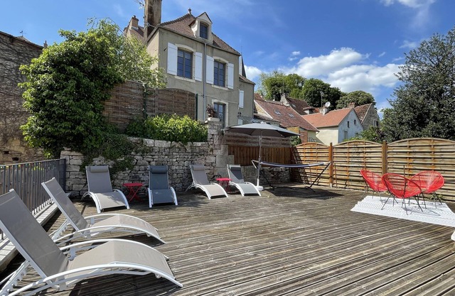 Montbard 3 Logements Pour Groupe 15 Personnes Maxi