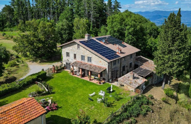Montelucci Chianti - Agrivilla with 14 beds with private pool