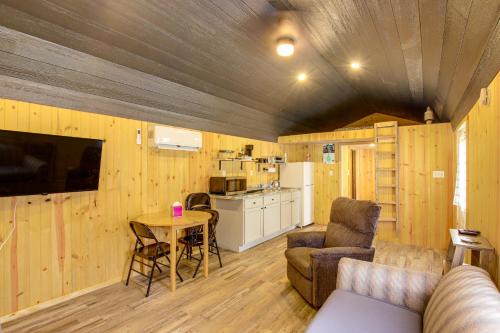 Montezuma Cabin Rental with Fire Pit and Grill Access!