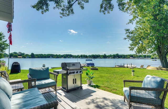 Montpelier Lake House w/Deck, Dock & Fireplace!