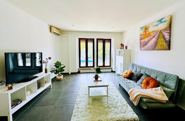 Montreux lake side apartment!
