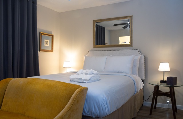 Montrose Dream Suite 04! Downtown, Medical Center ⭐️⭐️⭐️⭐️⭐️