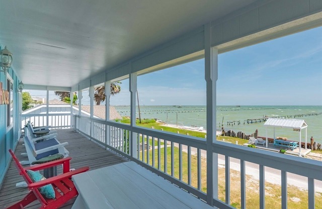 Moon Mirror Bay | Pet Friendly, Bay Front!