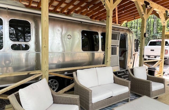 “Moonbeam” (Airstream)