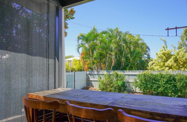 Mooney St Manor