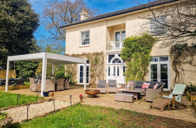 Moonstone Villa - Eight Bedroom Villa, Sleeps 18