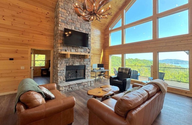 Moose Cabin Lakeview