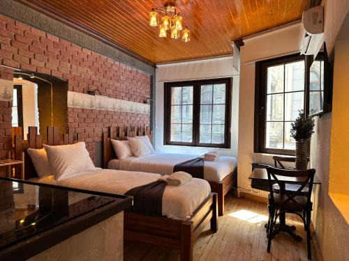 MorAgop Suites