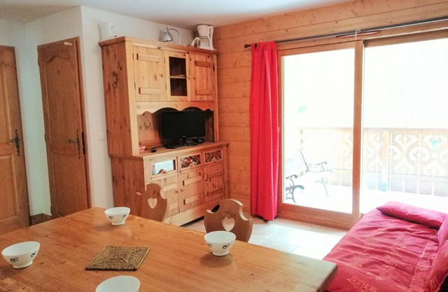 Morillon 1100: 2BR, 7 people, pets allowed, parking, Wifi, 50m from slopes