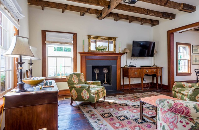 Morrison Cabin Offers The Finest Interiors, Unique History & Very Best Location