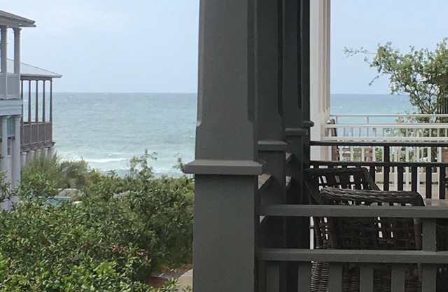 MOST 5 STAR REVIEWS IN RB -LOW FALL RATES-2 MIN TO BEACH-AMSLER COTTAGE- BIKES