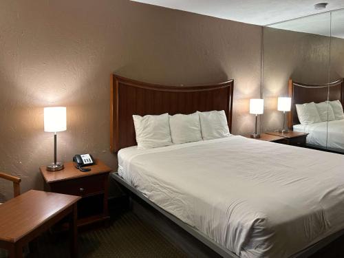 Motel 6 Ada OK