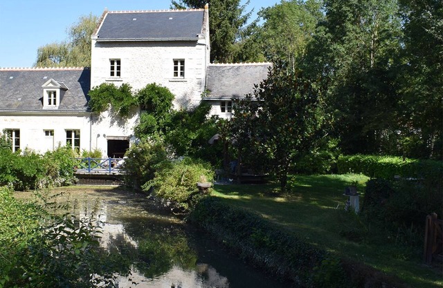 Moulin des Arts, Natural site, eco-friendly, and powered by renewable energy.