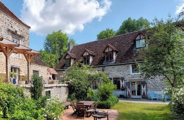 Moulin Fouché | The Mill | Spacious gîte with three terraces near a nice lake