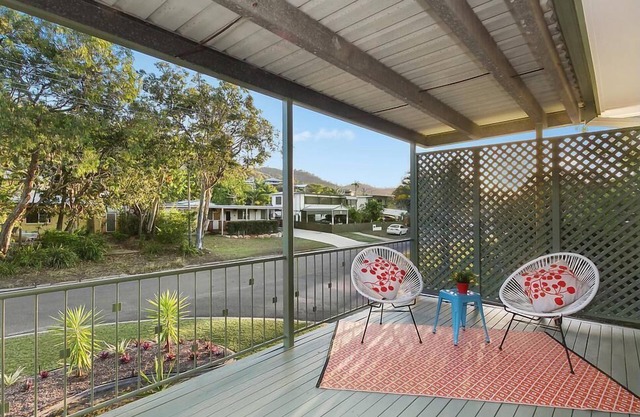 Mount Louisa Renovated Family Home