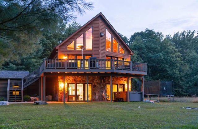 Mountain Chalet with Hot Tub, Fireplaces, and Fire Pit