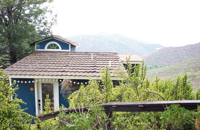 Mountain House With Hottub and View