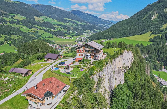 Mountain house with sauna and panoramic view