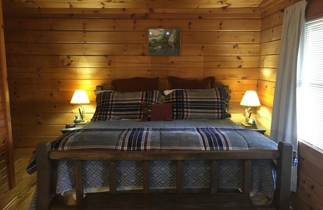 MOUNTAIN JOY COTTAGES #12 - Feathered Friends
