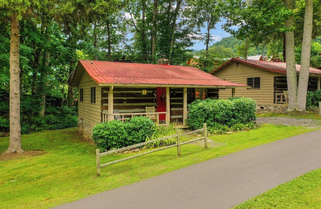 MOUNTAIN JOY COTTAGES #7 - FOX