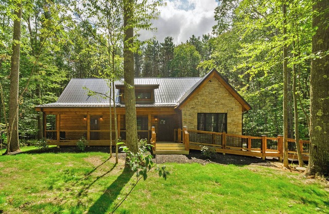 Mountain Laurel: New, Lake Access w. Dock Slip, Hot Tub, Dogs OK