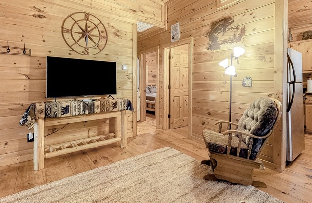 Mountain retreat with private hot tub, WiFi, & grill - Snowbirds welcome
