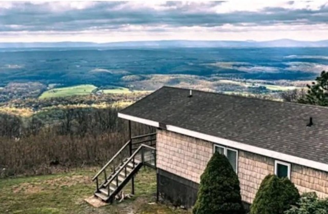 Mountain top getaway with the best view ever!