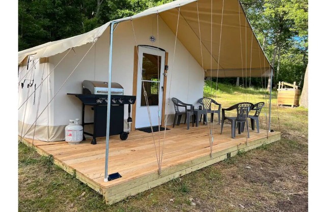 Mountain Top Glamping with a Priceless View!