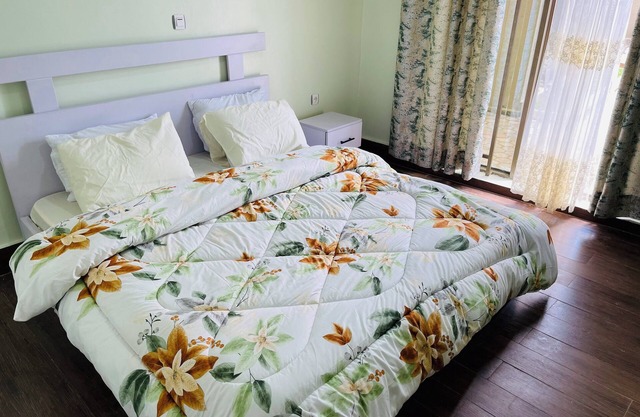 Mountain View, Charm and comfort: Unwind in Paradise: Anelie Apartment Awaits