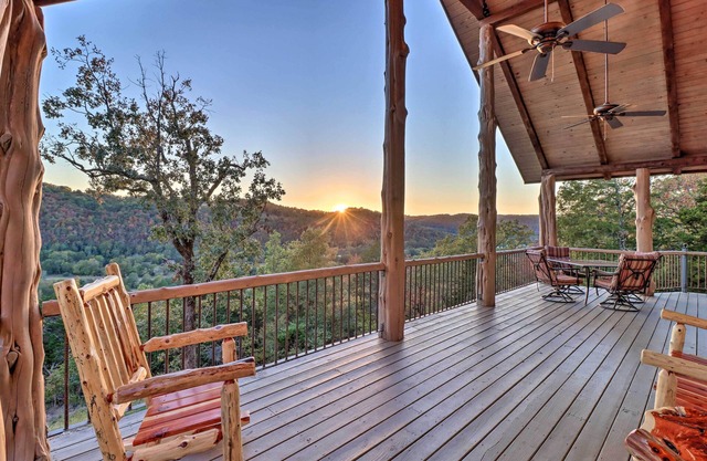 Mountain View Hideaway w/Outdoor Fireplace!