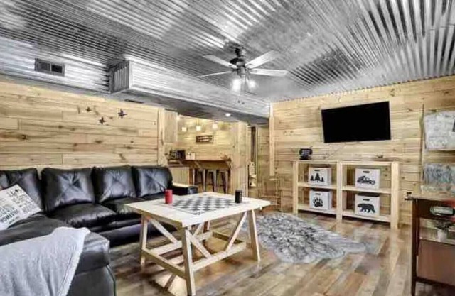 Mountain Views Hot Tub Gameroom Firepit