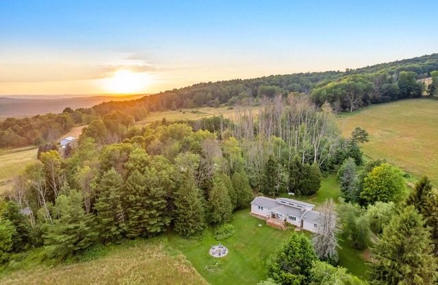 Mountain Views, Private Pond, Mins 2 Elk Mountain