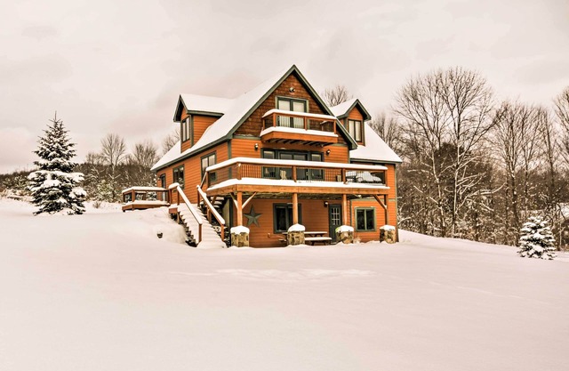 Mountaintop Ellicottville Home: 7 Mi to Ski Resort