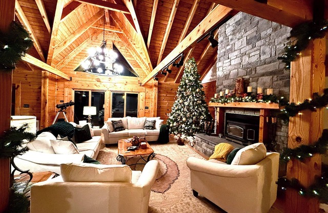 Mountaintop lodge, breathtaking views, private hiking trails & arcade game room.