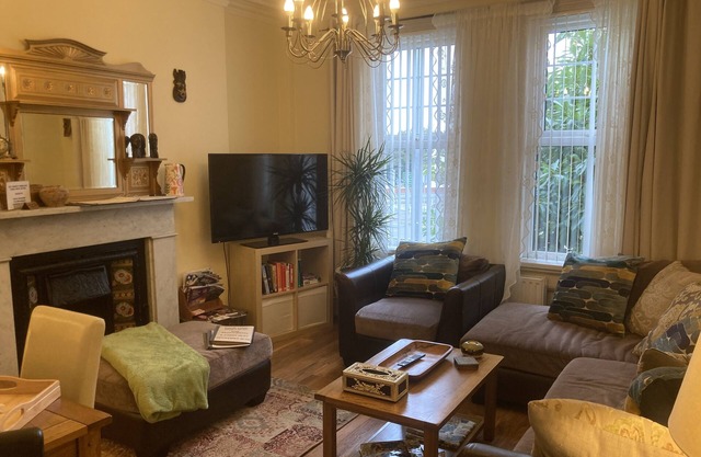Mountroyal Victorian Self Catering apartment 2 (Sleeps7)