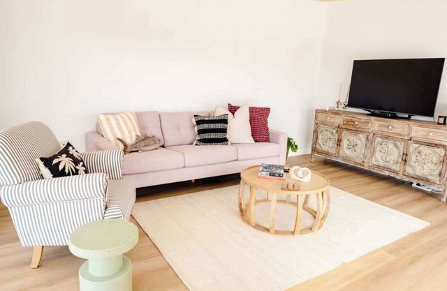 Mrs Darcys cottage Su